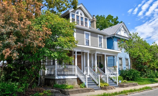 Foto del edificio - 1050 Oak St