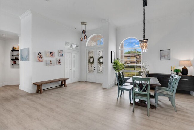 Foto del edificio - BEAUTIFUL 5 Bedroom/3 Bath home in Oviedo!