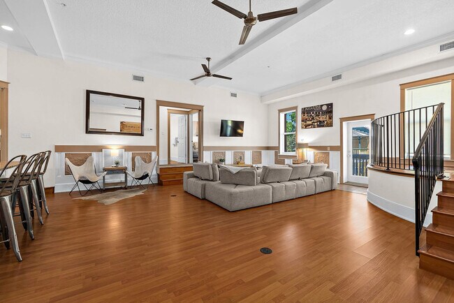 Building Photo - 92 Washington St