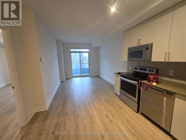 Building Photo - 591 Sheppard Ave E