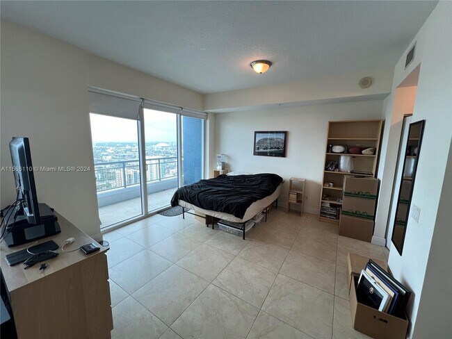 Building Photo - 60 SW 13th St