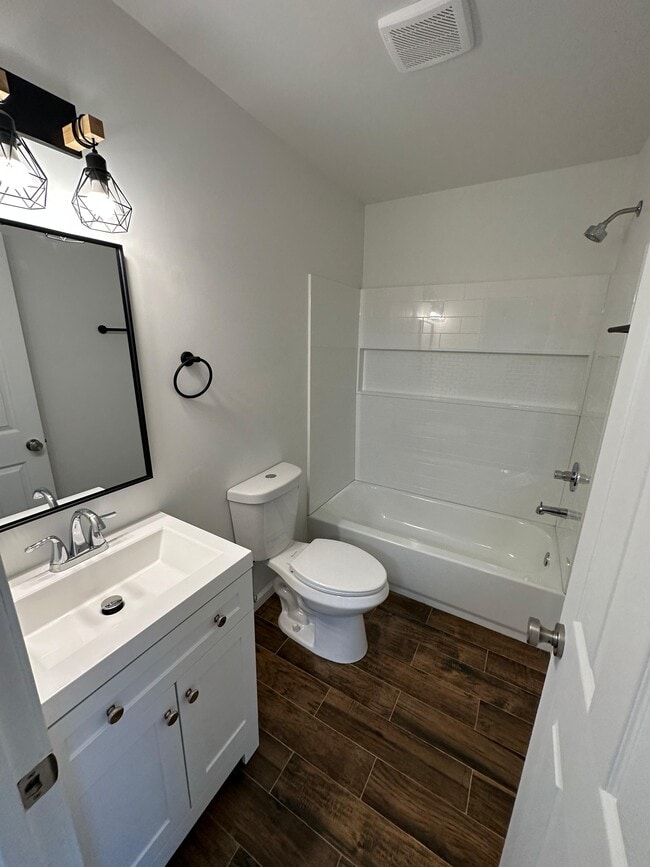 Building Photo - Thunder Dr.