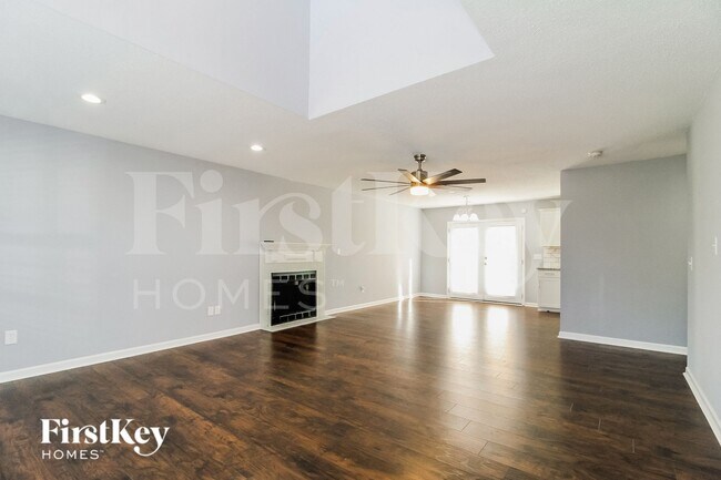 Foto del edificio - 701 Hampton Way Dr