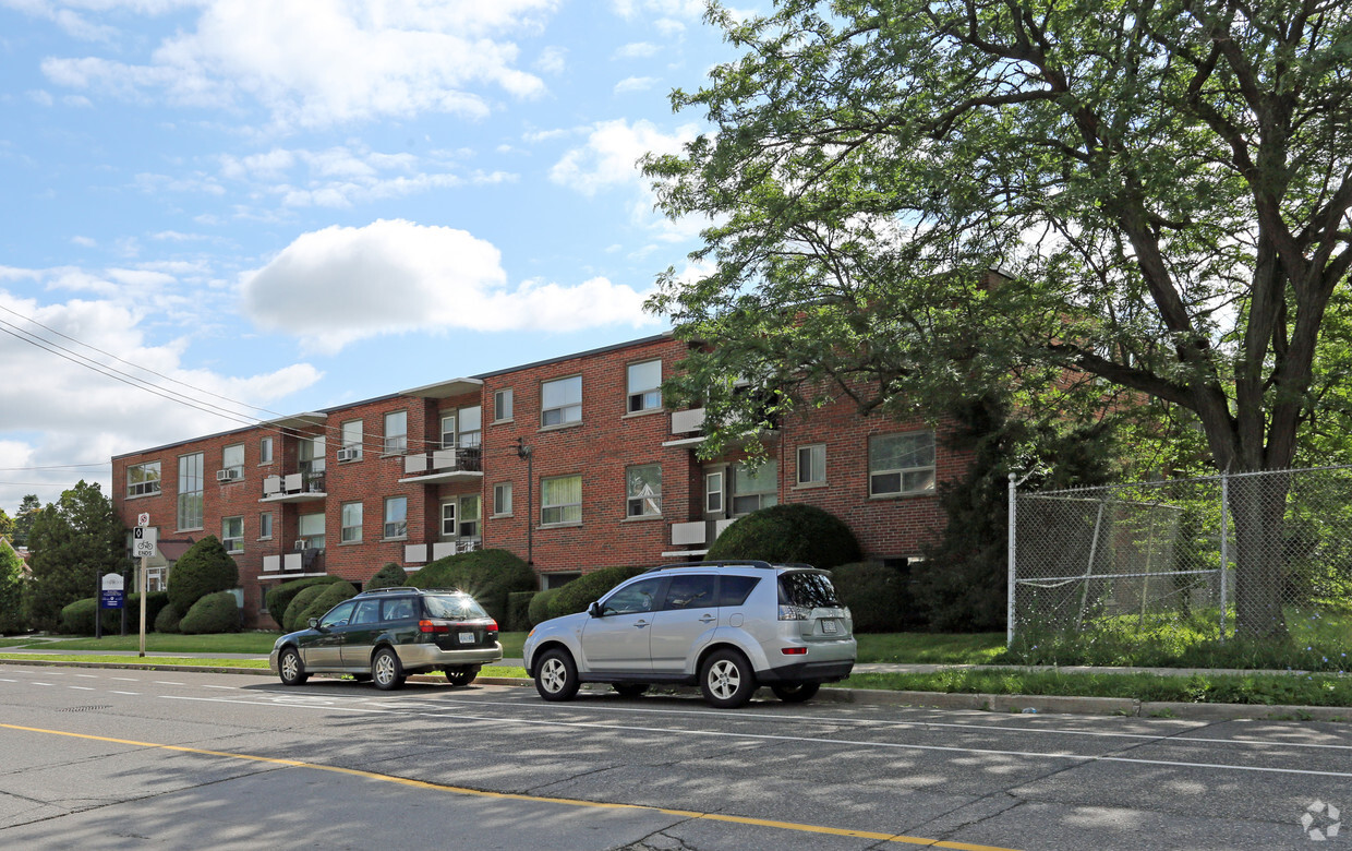 Building Photo - Longwood Apartments