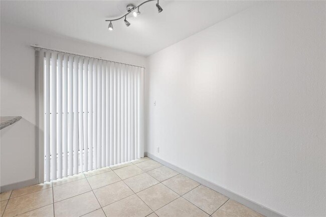 Building Photo - 1301 W Ben White Blvd