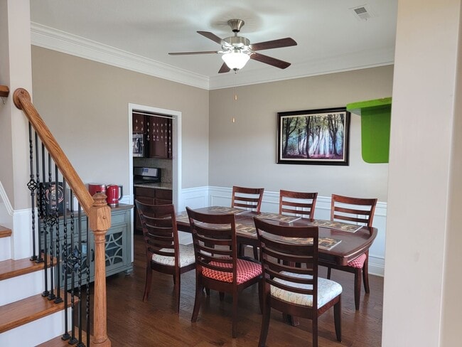 Building Photo - Knoxville 37934 - 4 bedroom, 2.5 bath home...