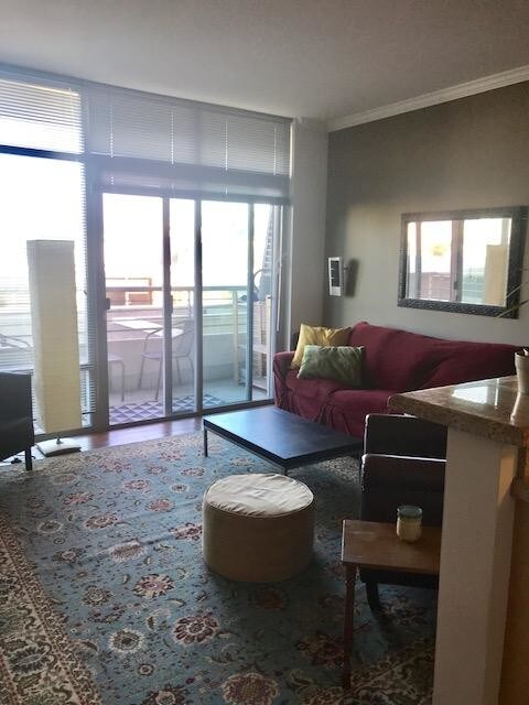 Foto principal - 425 W Beech St