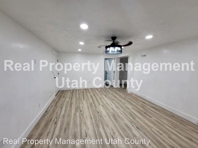 Building Photo - 2 br, 1 bath House - 1867 S Longview Rd #B