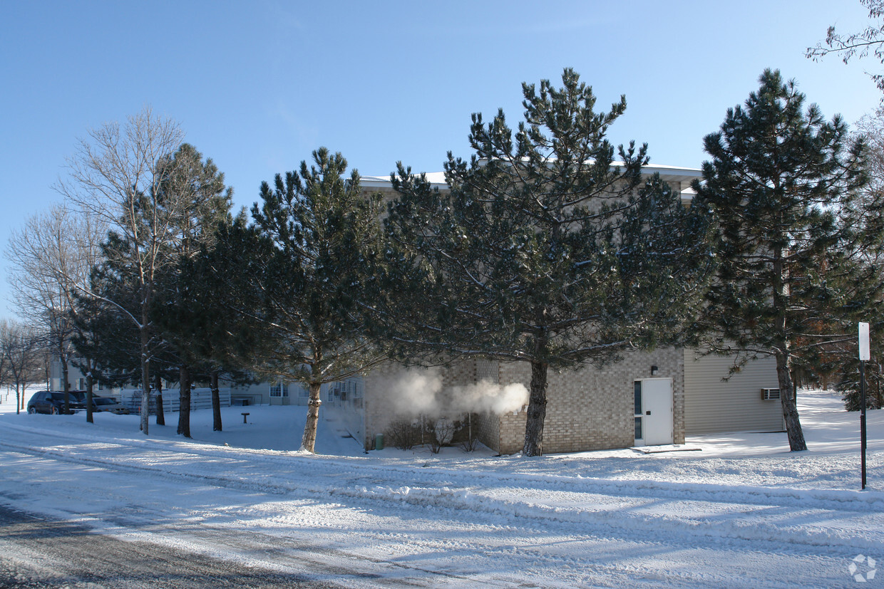 Building Photo - River Oaks of Anoka