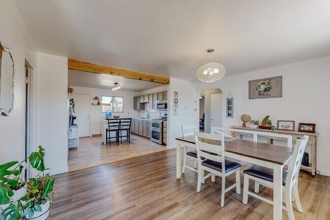Foto del edificio - Charming NE Heights 3 Bedroom 2 Bath