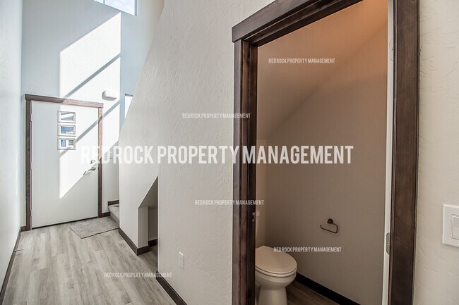 Foto del edificio - 1582 Latitude Ln