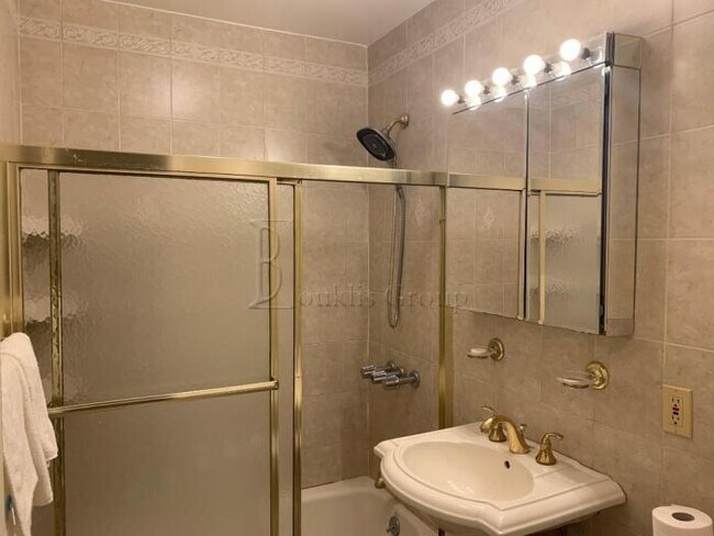 Building Photo - 2 bedroom in BRONX NY 10471