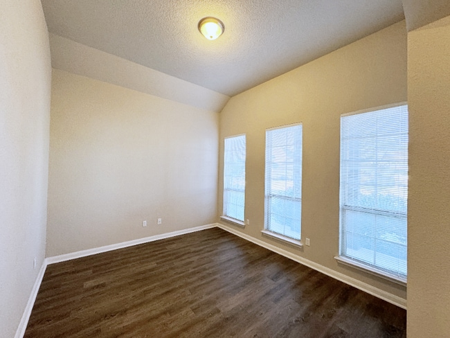 Building Photo - 2725 Keathley Dr