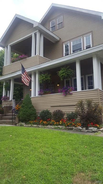 Primary Photo - 346 Douglas St