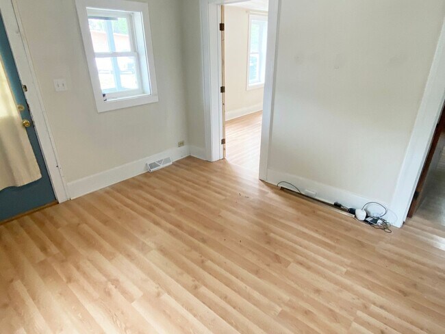 Foto del edificio - 2 BR Ranch Style Home with 1-Car Detached Garage