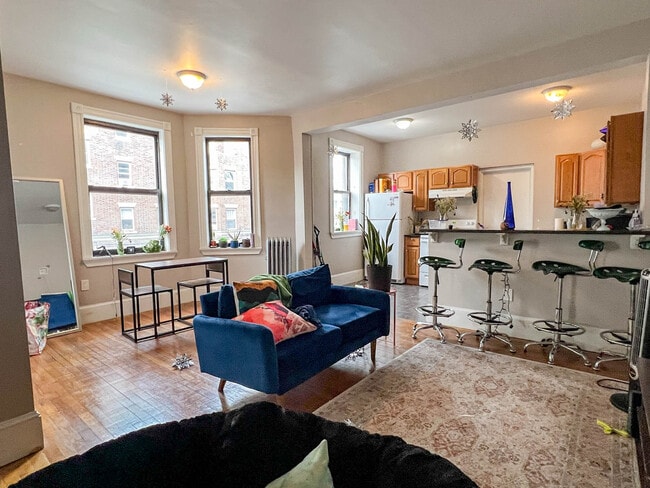 Photo - 1066 Commonwealth Ave Apartments