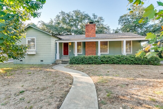 Building Photo - 2-BEDROOM ALAMO HEIGHTS COTTAGE
