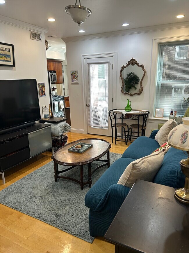 Building Photo - 10 Sheafe St