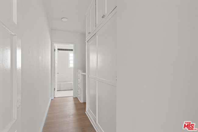 Building Photo - 148 S McCarty Dr