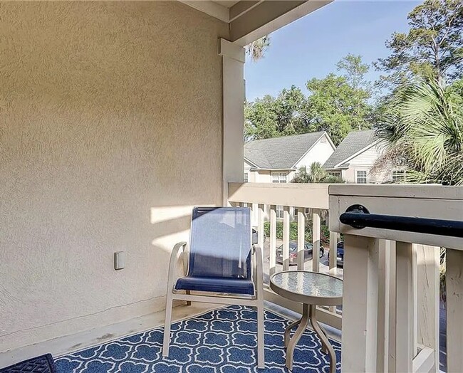 Building Photo - Beautifully Furnished 3BR Condo - Shipyard...