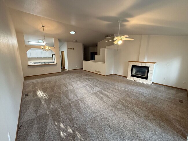 Foto del edificio - 2114 Water Blossom Ln