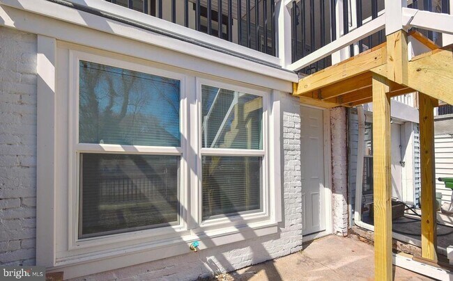 Building Photo - 3422 Roland Ave