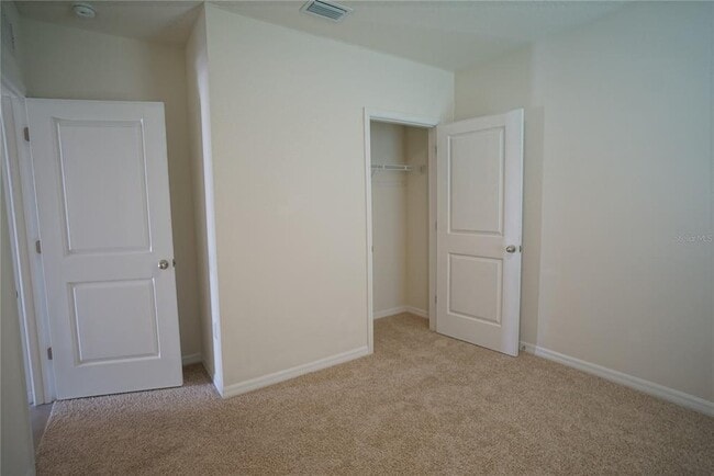 Building Photo - 16459 Little Garden Dr