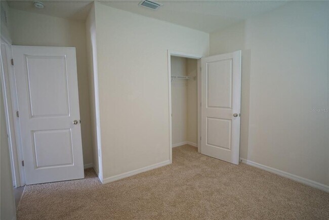 Foto del edificio - 16459 Little Garden Dr