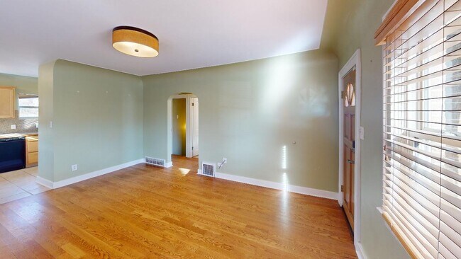 Foto del edificio - 2665 S Lincoln St