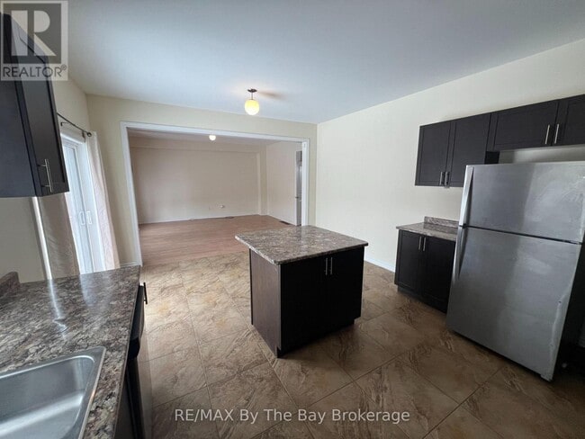 Building Photo - 152 Allegra Dr