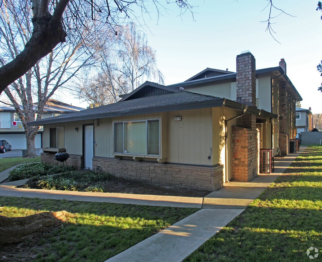 Primary Photo - 9079 Folsom Blvd