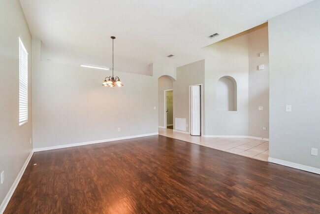 Building Photo - 1125 Cherry Valley Way