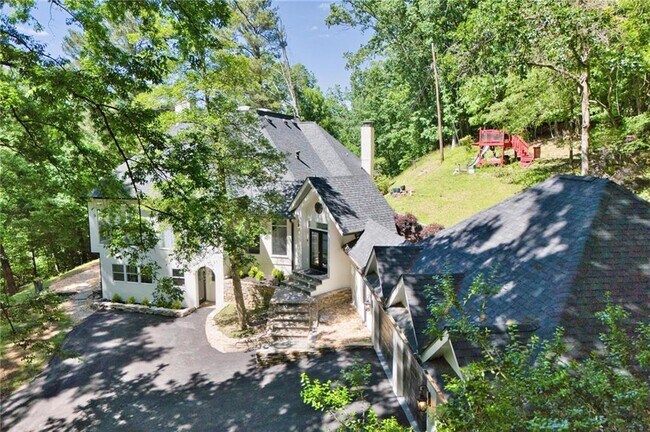 Foto del edificio - 6550 Powers Ferry Rd NW