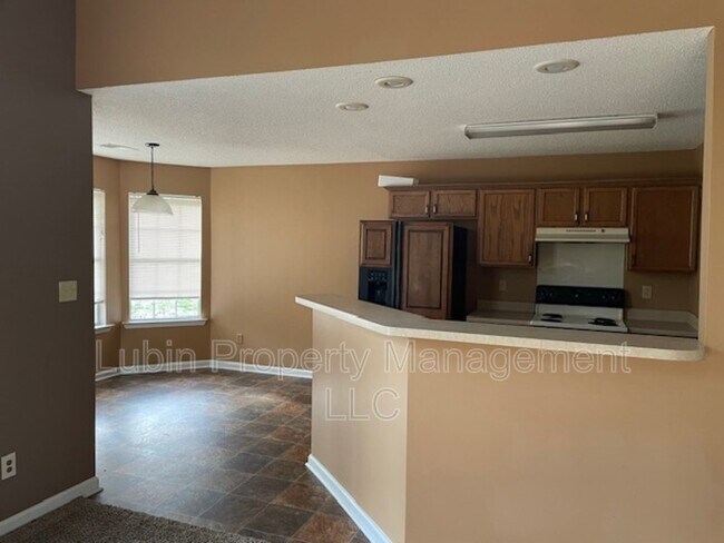 Foto del edificio - 5474 Hidden Meadows Dr
