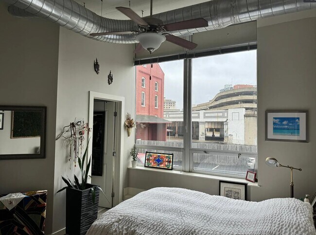 Foto del edificio - 207 E 6th St