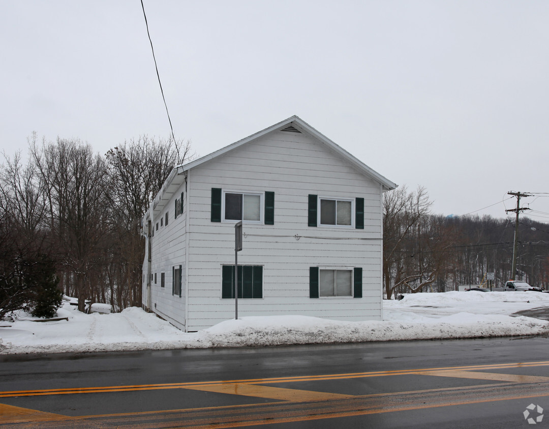 Building Photo - 113 Main St