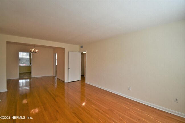 Foto del edificio - 1809 Willow Branch Terrace