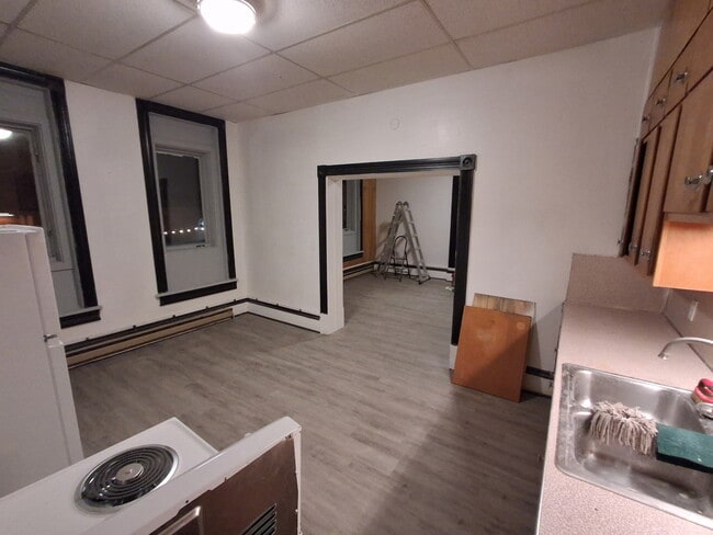 Building Photo - 230 N Sibley Ave