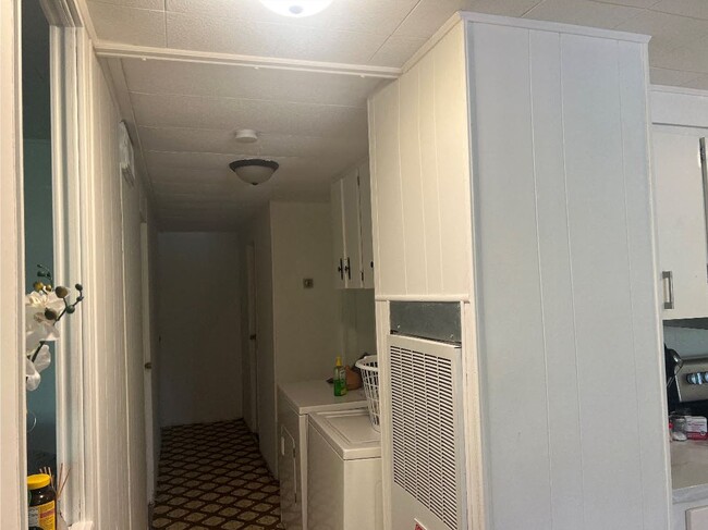 Building Photo - 8547 Bluebell Ct