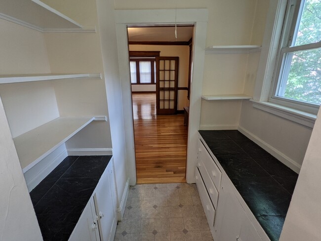 Foto del edificio - 74 Colborne Rd