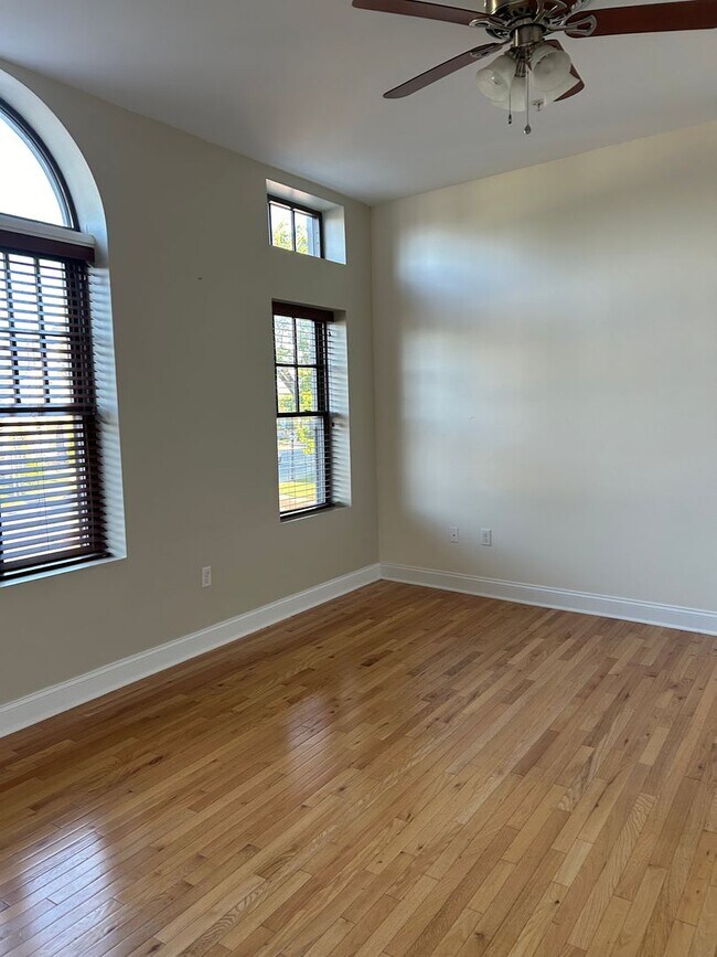 Foto del edificio - H.F. Park Properties LLC