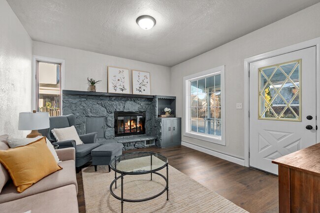 Foto del edificio - 429 E Doty Ave