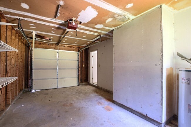 Building Photo - 219 Springdale Way