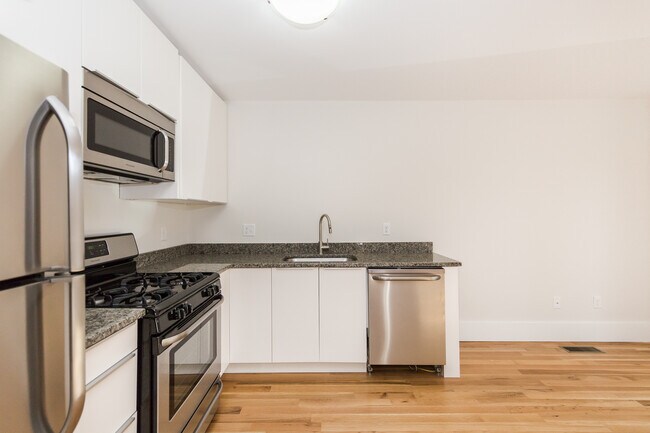 Building Photo - 12 Second St. Unit 3