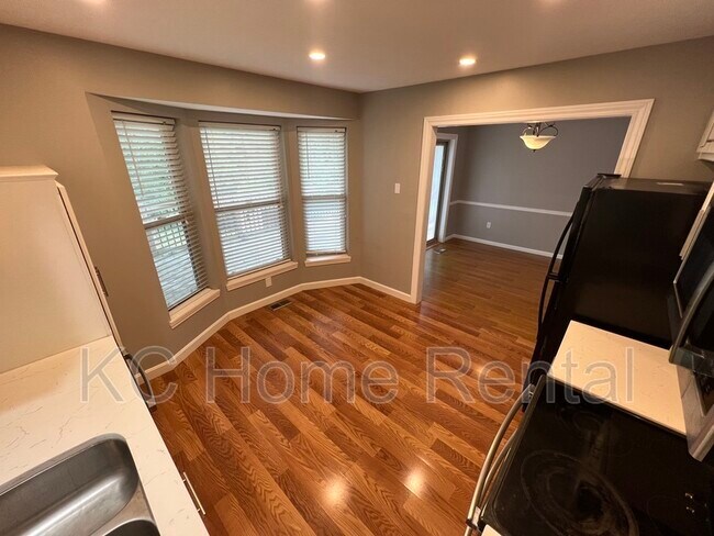Foto del edificio - 8704 N Shannon Ave