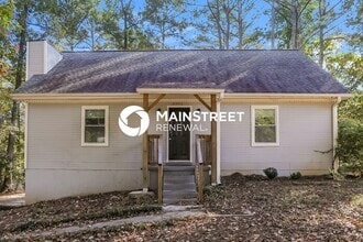 Building Photo - 3991 Woodland Cir SE