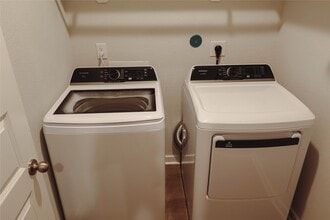 Building Photo - 8598 Blueberry Ash St