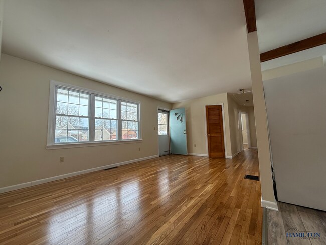 Foto del edificio - 4332 E Lake Rd