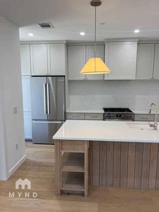 Foto del edificio - 4429 Gillis St