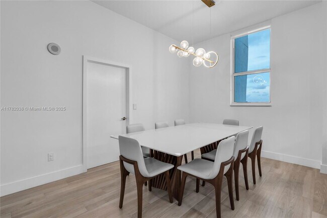 Foto del edificio - 31 SE 5th St